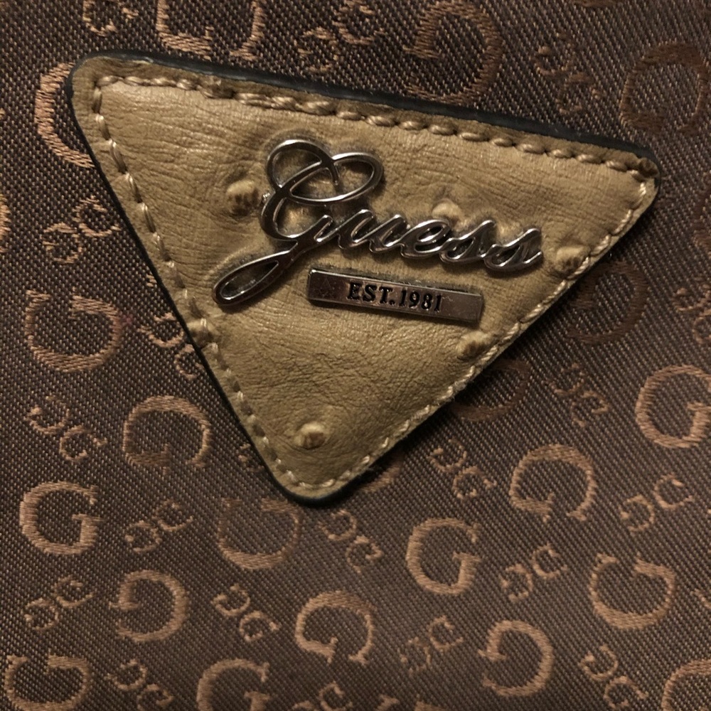Guess - Picture 2 of 4